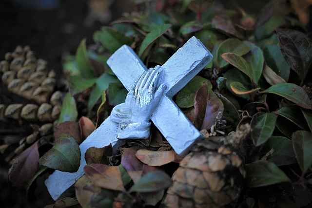 Czy sylwester w górach obejmuje narty – porównanie ofert 2024